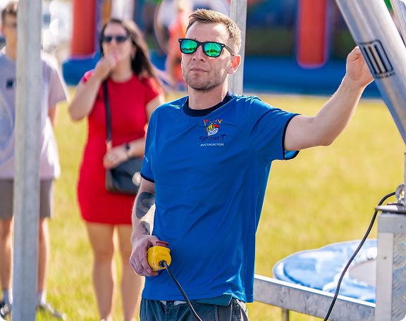 Jeśli czujesz, że jesteśmy  po tej samej stronie – odezwij się.
