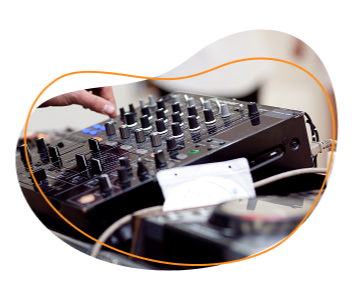 Masz pomysł? Mamy scenę, światło  i wszystko między nimi.